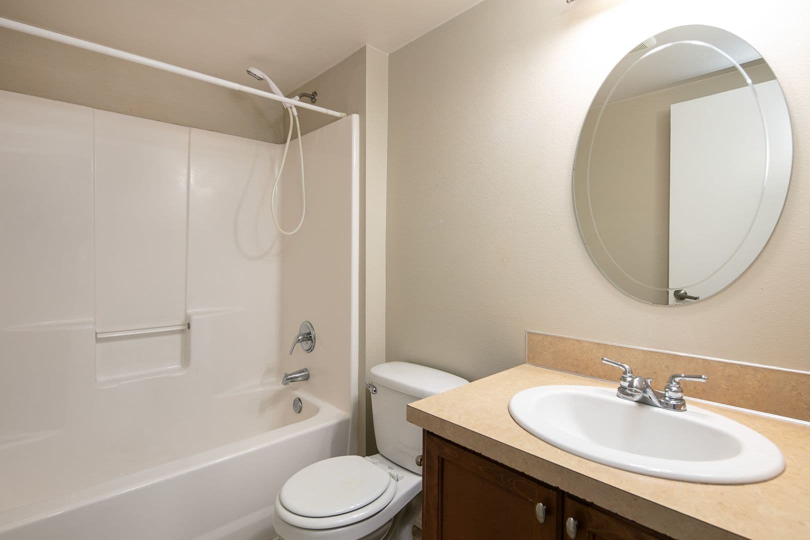 Tacoma Apartment: 815 S 9th St