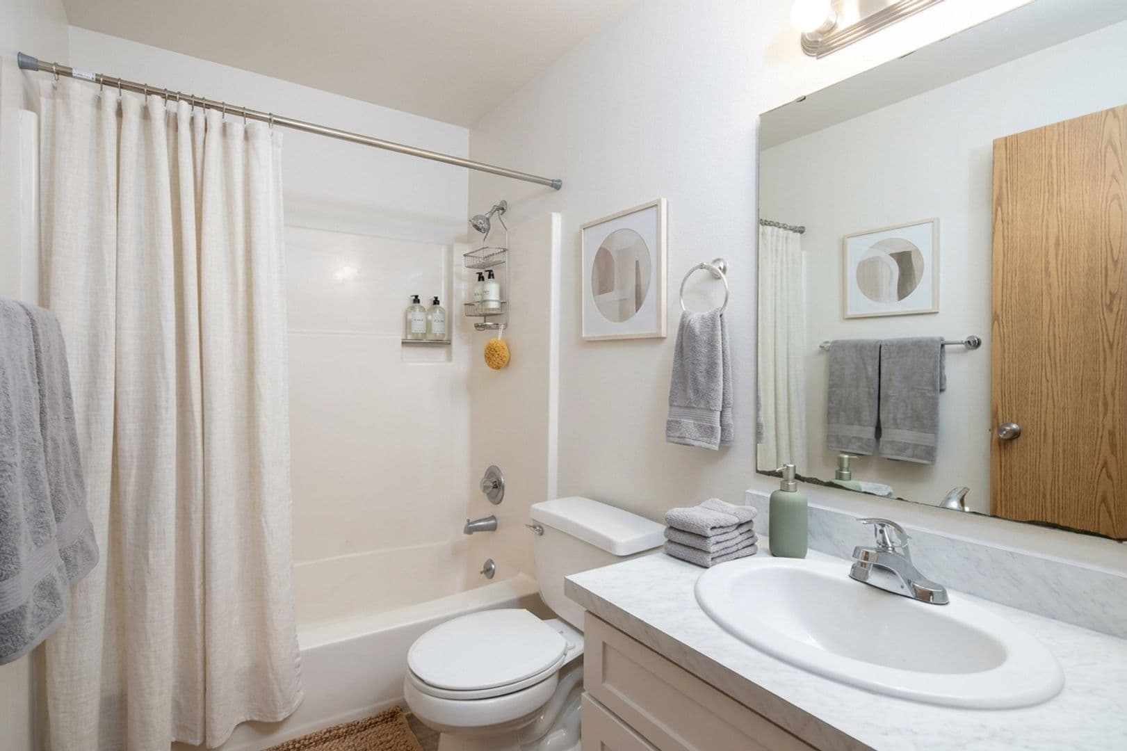 Seattle Apartment: 10510 Whitman Ave N