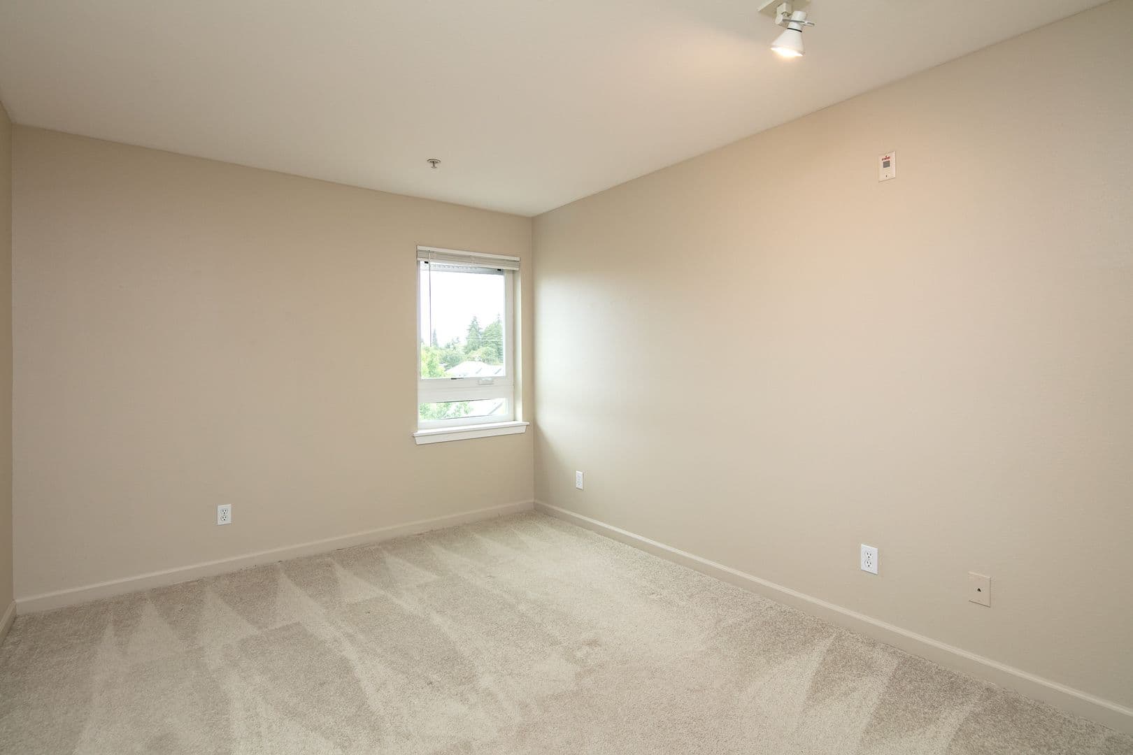 Tacoma Apartment: 815 S 9th St