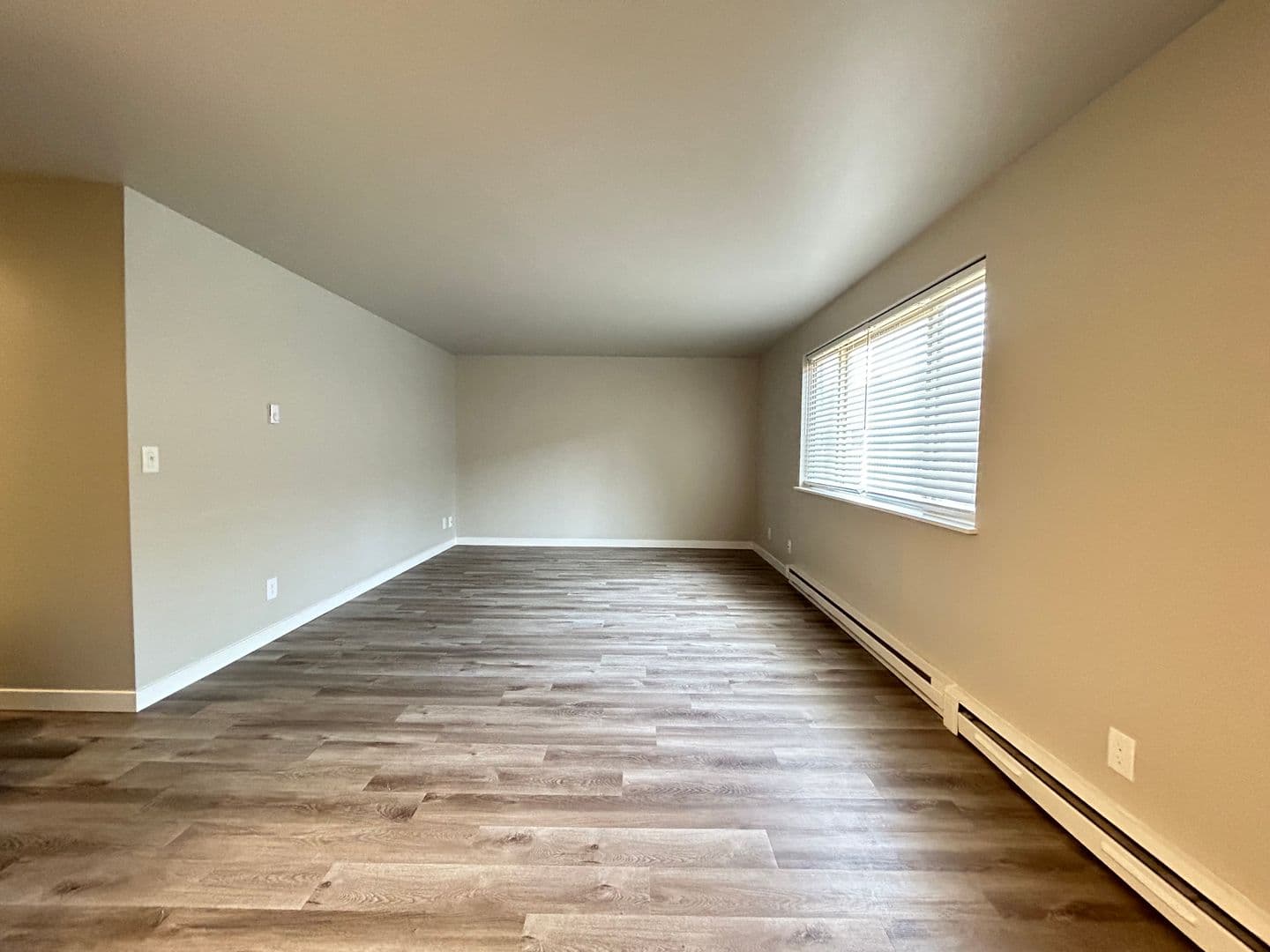 Burien Apartment: 421 Ambaum Blvd SW