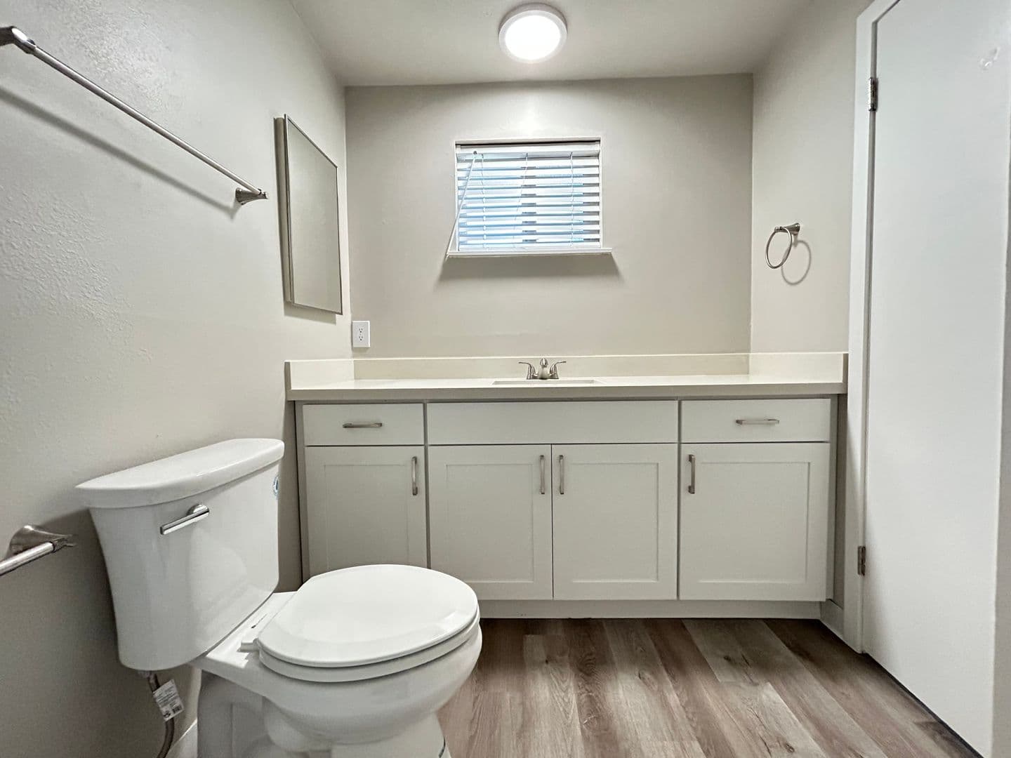 Burien Apartment: 421 Ambaum Blvd SW