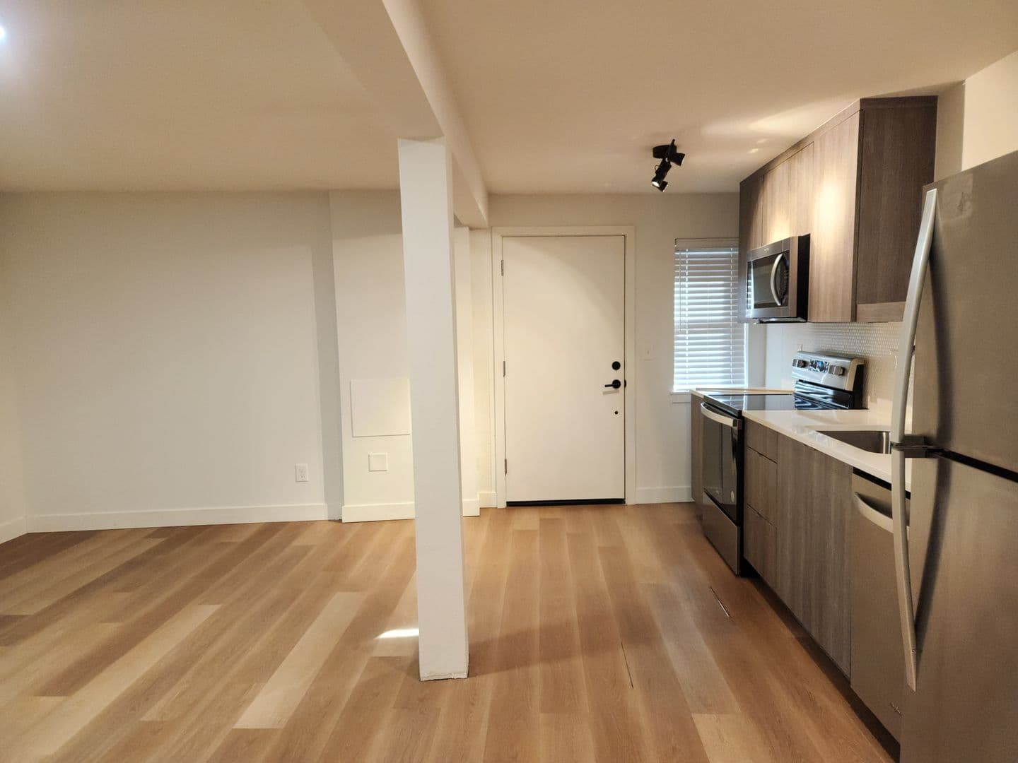 Seattle Apartment: 3500 W Government Way