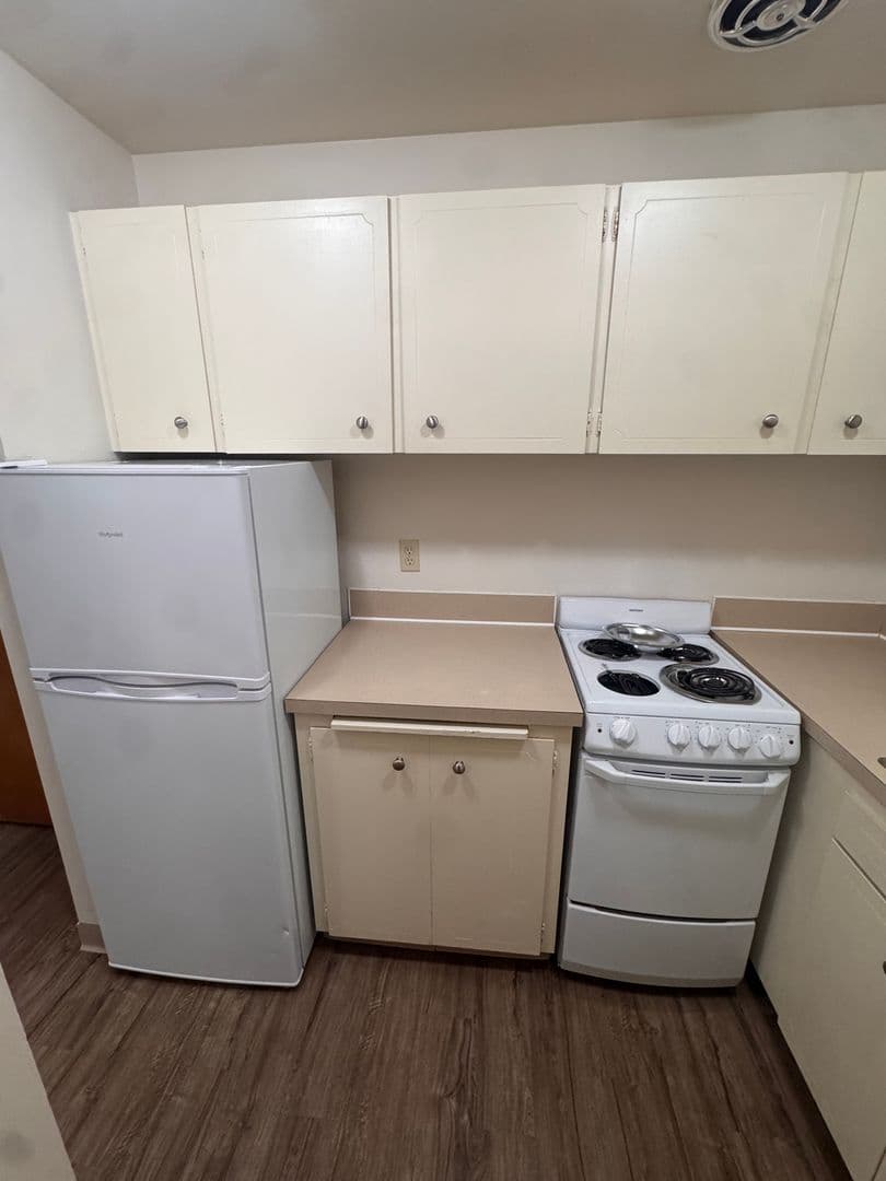 Seattle Apartment: 525 Bellevue Ave E