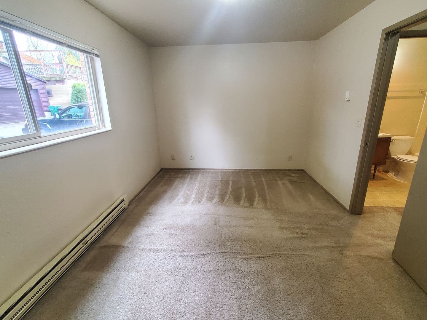 Seattle Apartment: 5512 15th Ave NE