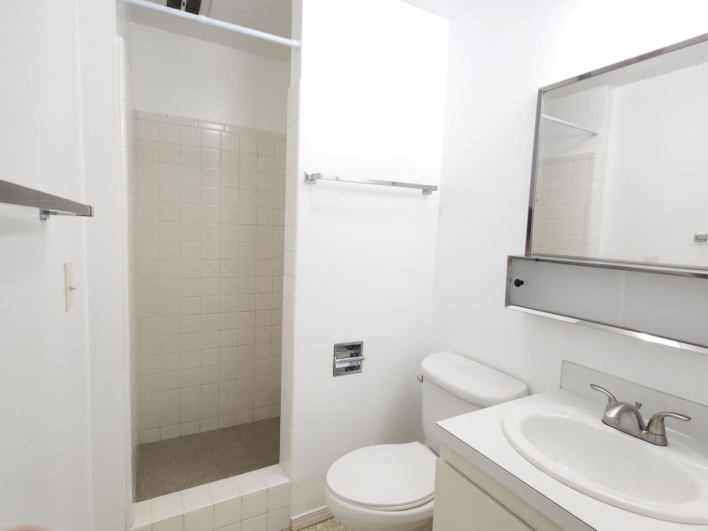 Seattle Apartment: 5129 24th Ave NE