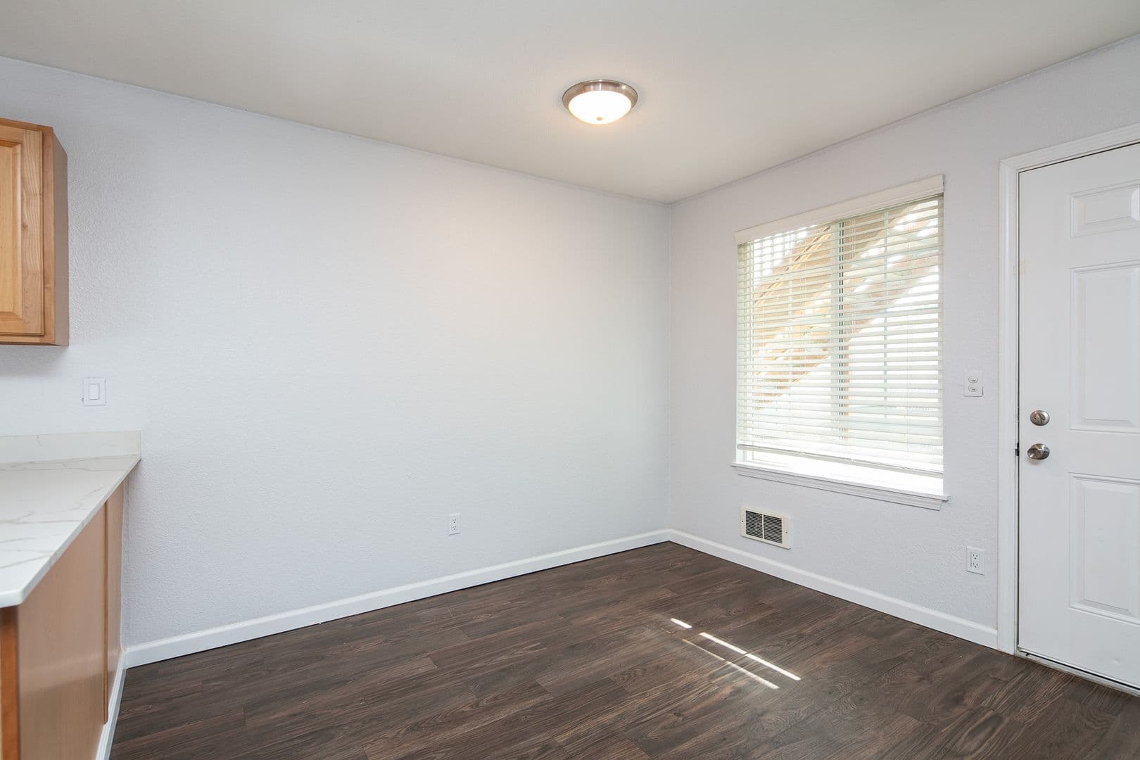 Everett Apartment: 8225 11th Dr W