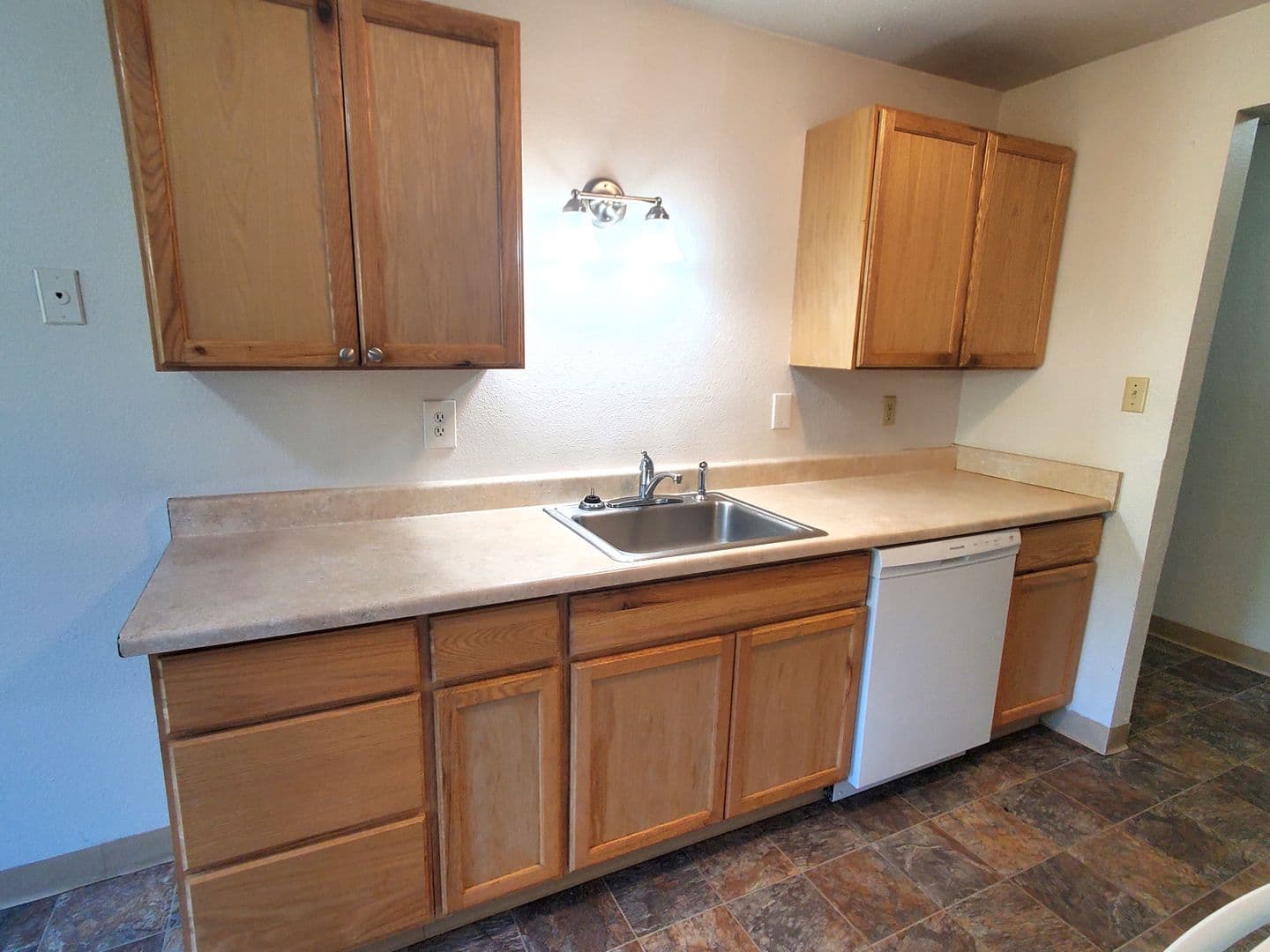 Puyallup Apartment: 322 9th Ave SE