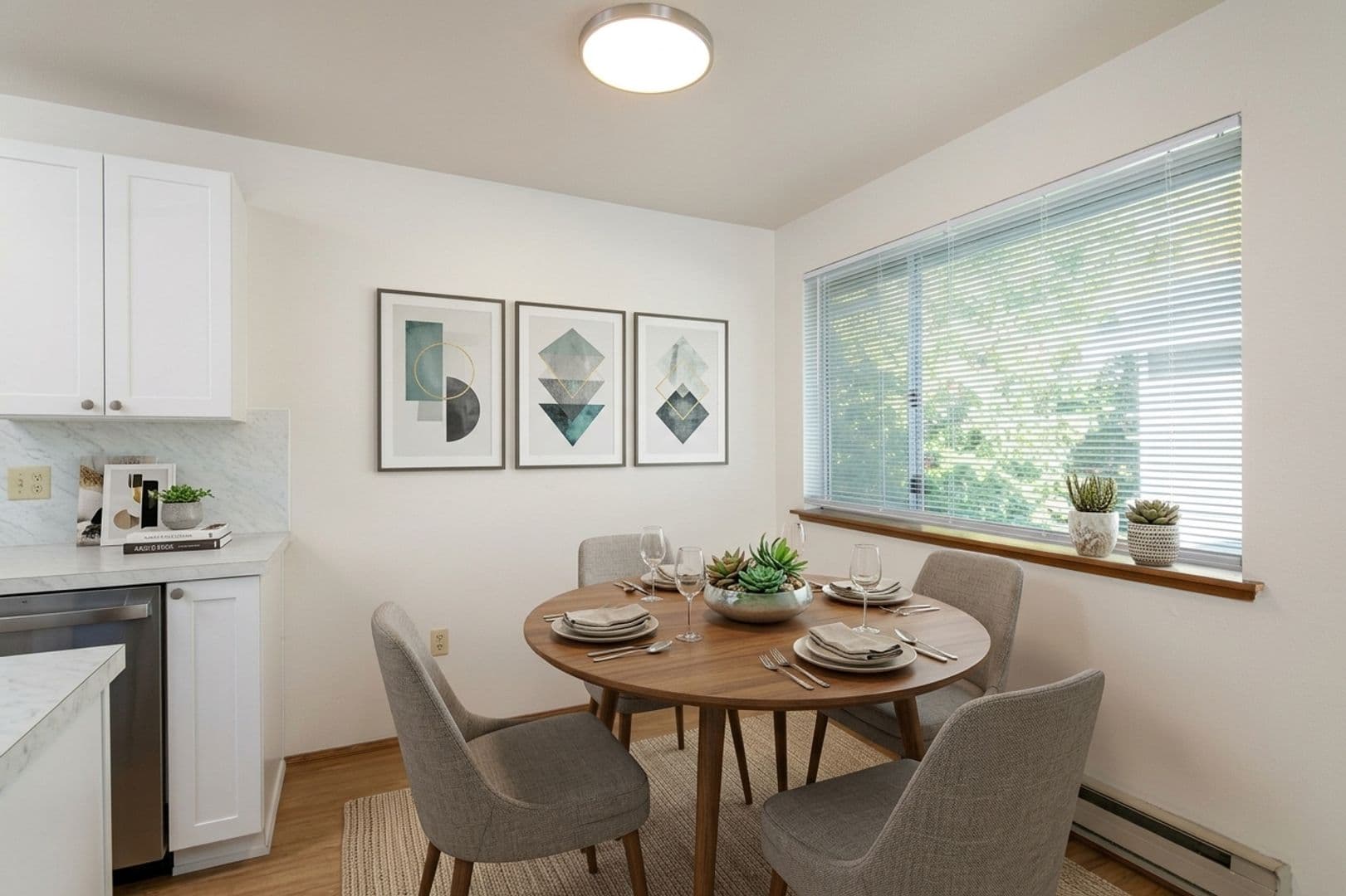 Seattle Apartment: 10510 Whitman Ave N