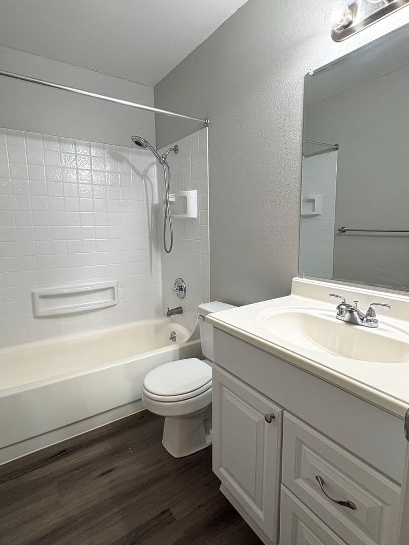 Bothell Apartment: 10295 NE 189th Street