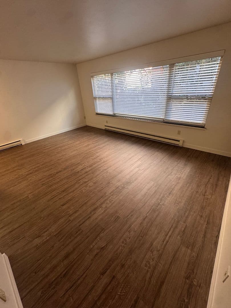 Seattle Apartment: 525 Bellevue Ave E