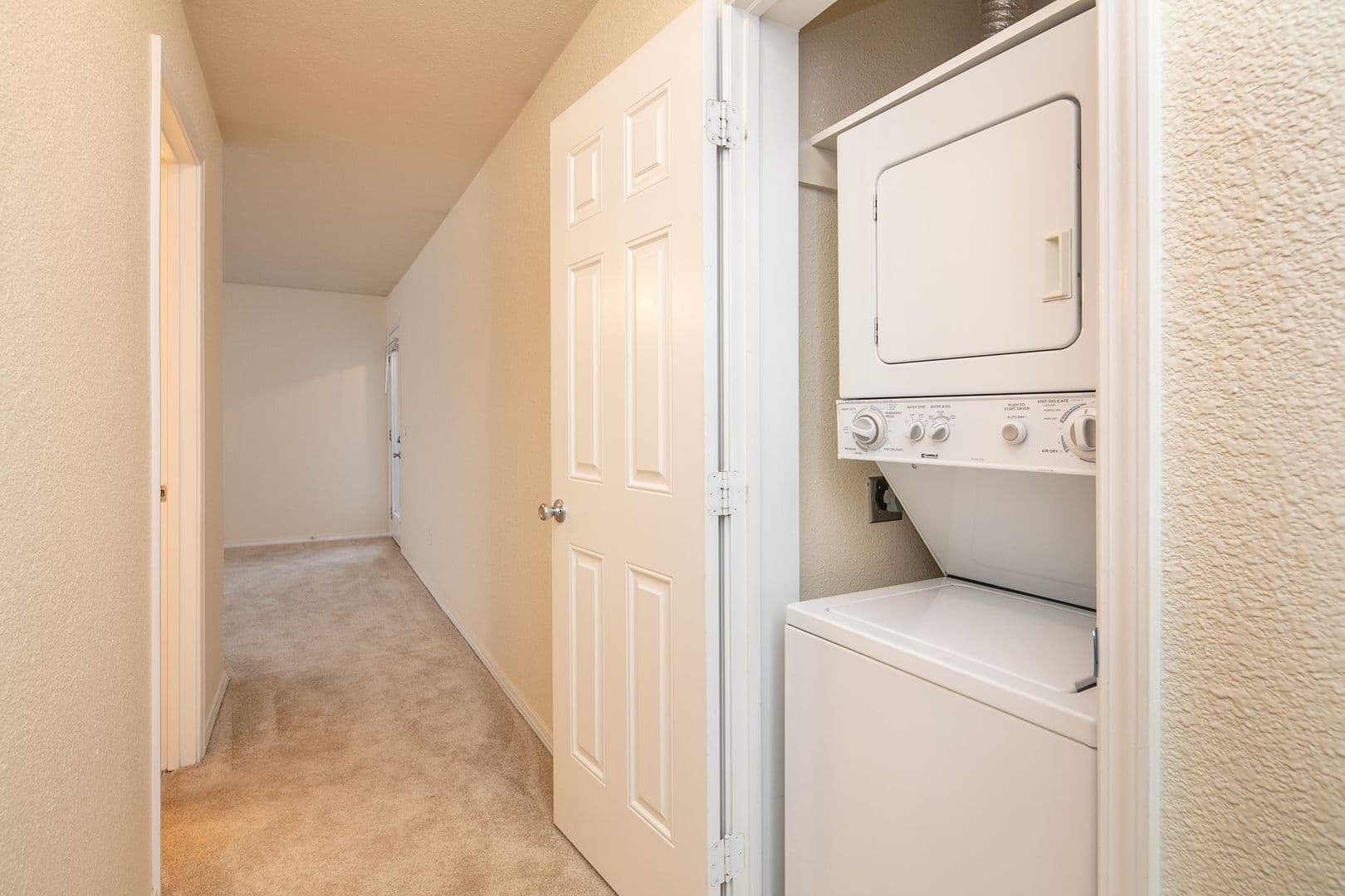 Everett Apartment: 832 W Casino Rd