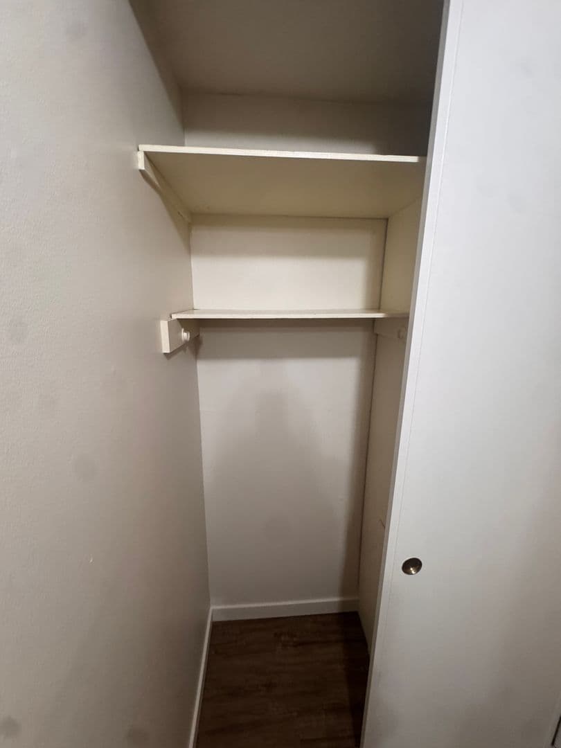 Seattle Apartment: 525 Bellevue Ave E
