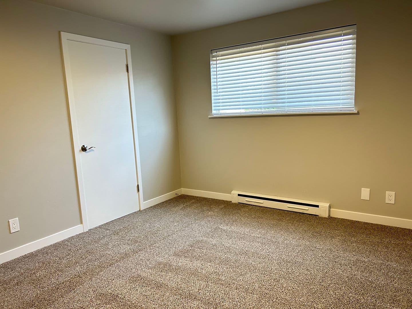 Burien Apartment: 421 Ambaum Blvd SW