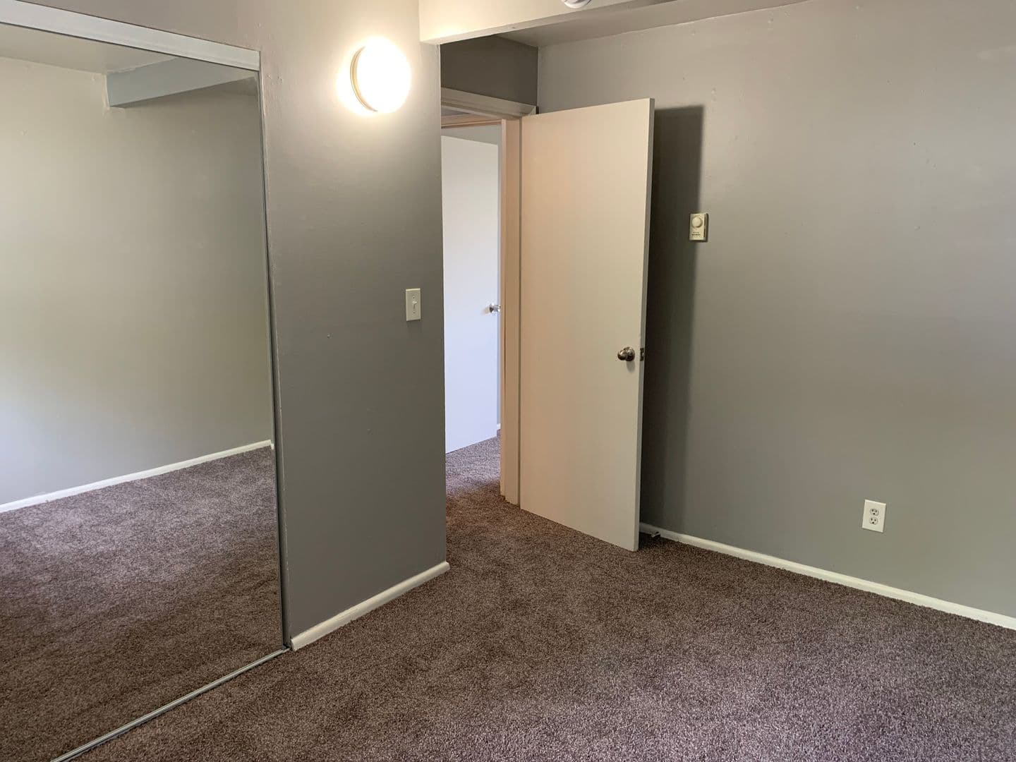 Seattle Apartment: 2727 NE 125th Street