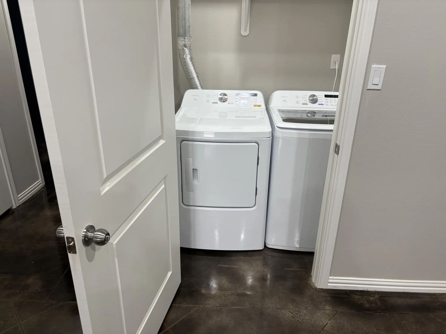 Tyler Apartment: 705 County Rd 326 E