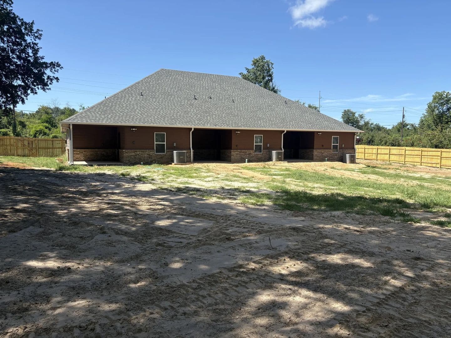 Tyler Apartment: 705 County Rd 326 E