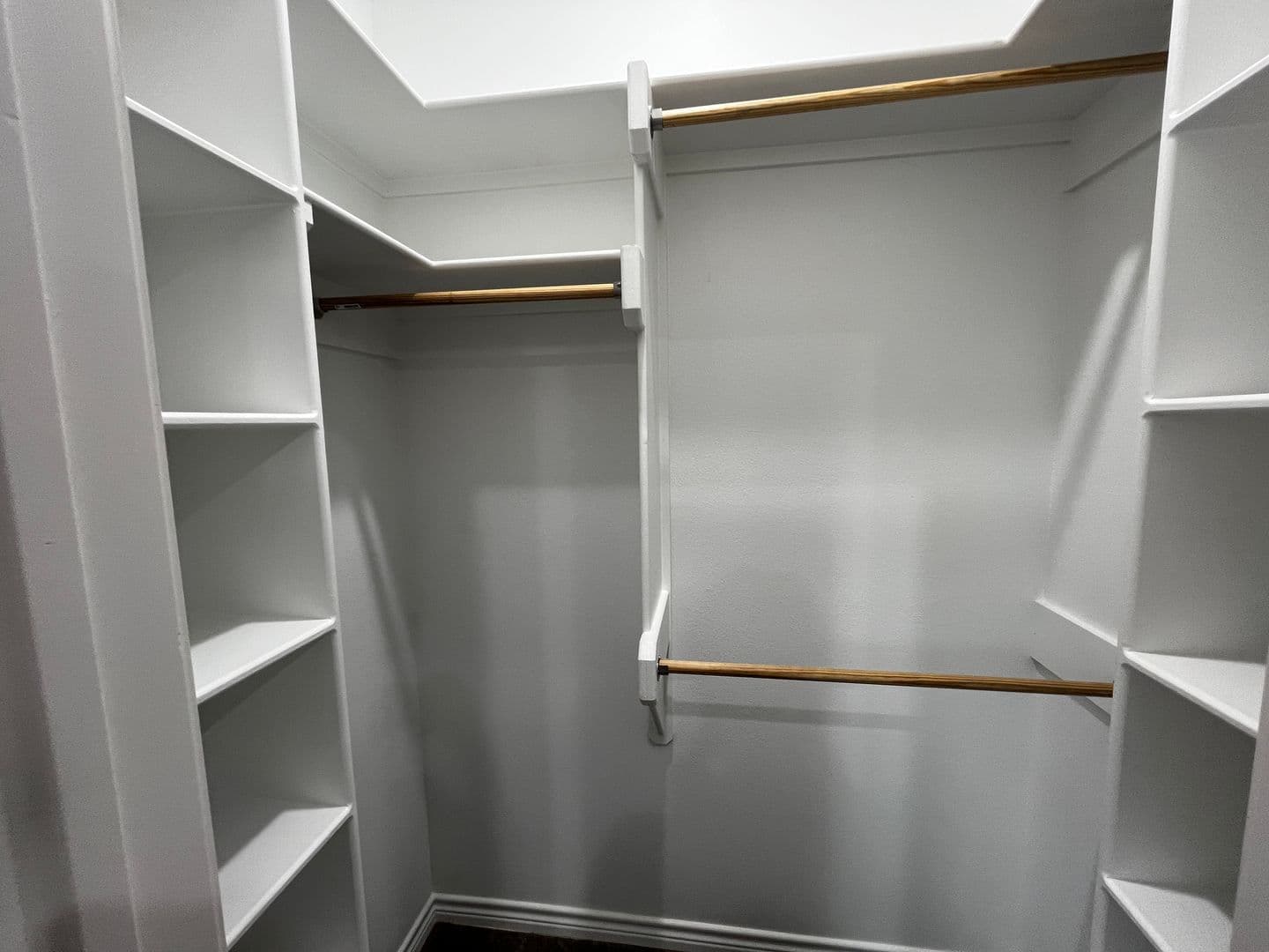 Tyler Apartment: 705 County Rd 326 E