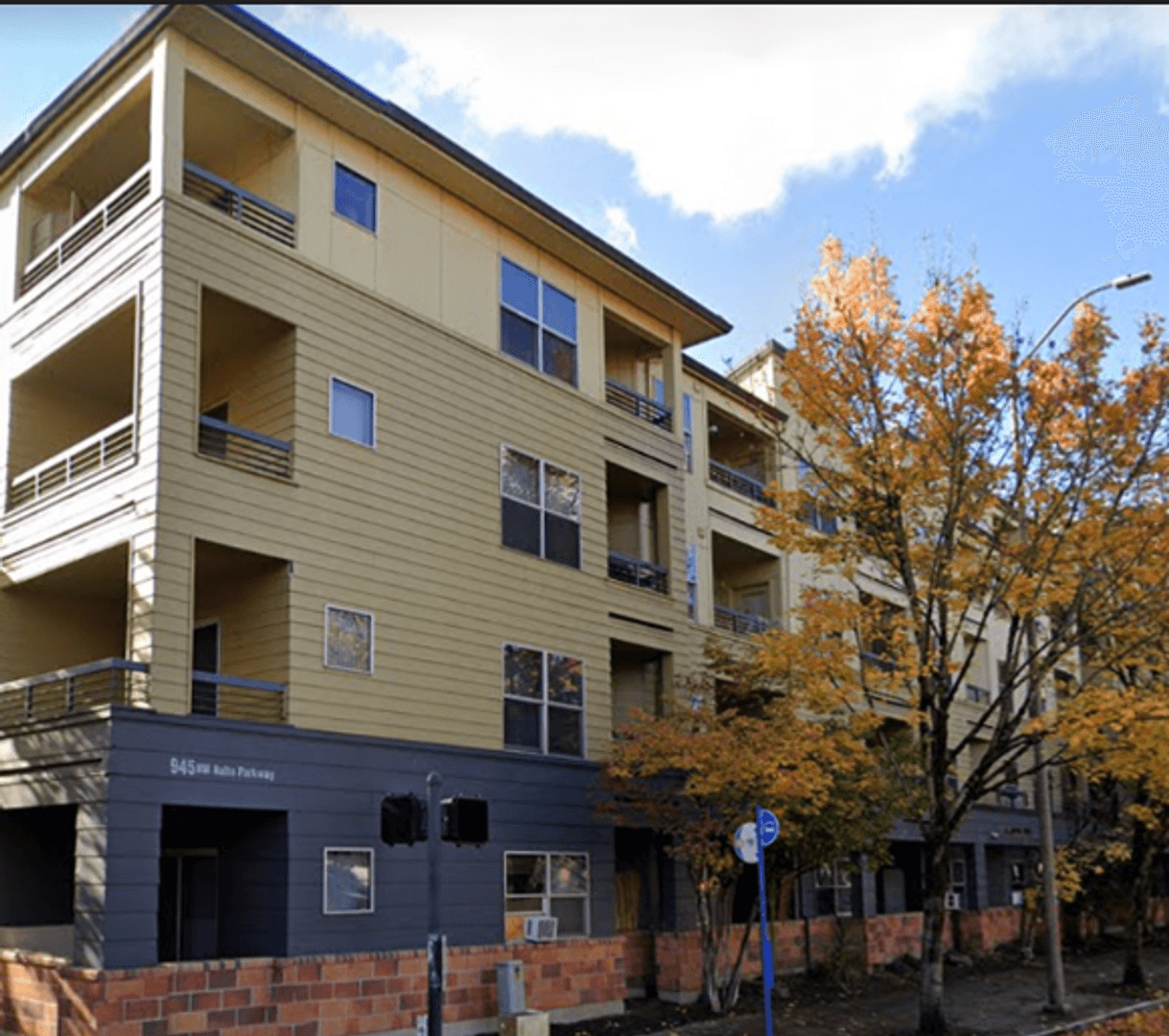 Portland Apartment: 945 NW Naito Parkway