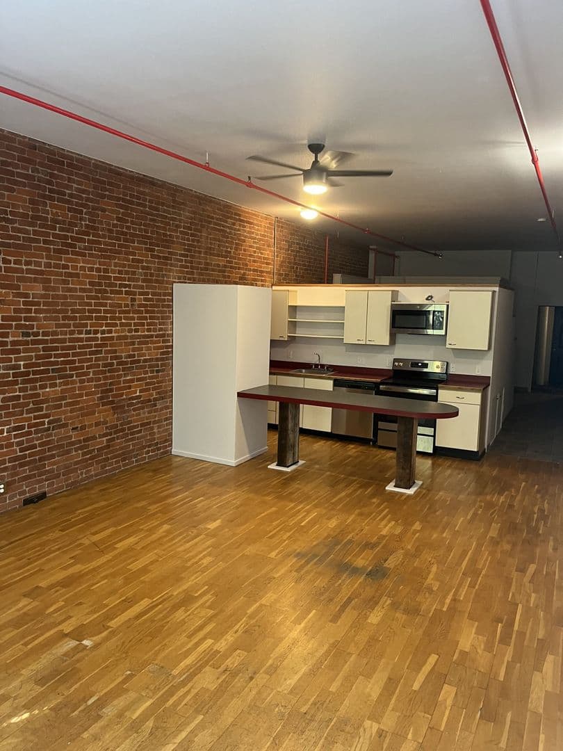 Portland Apartment: 625 NW Everett Street
