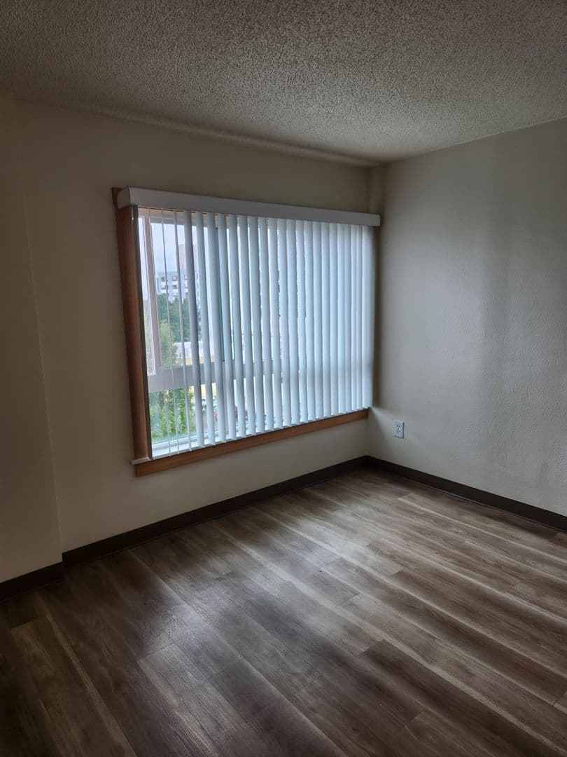 Portland Apartment: 1240 SW Columbia St