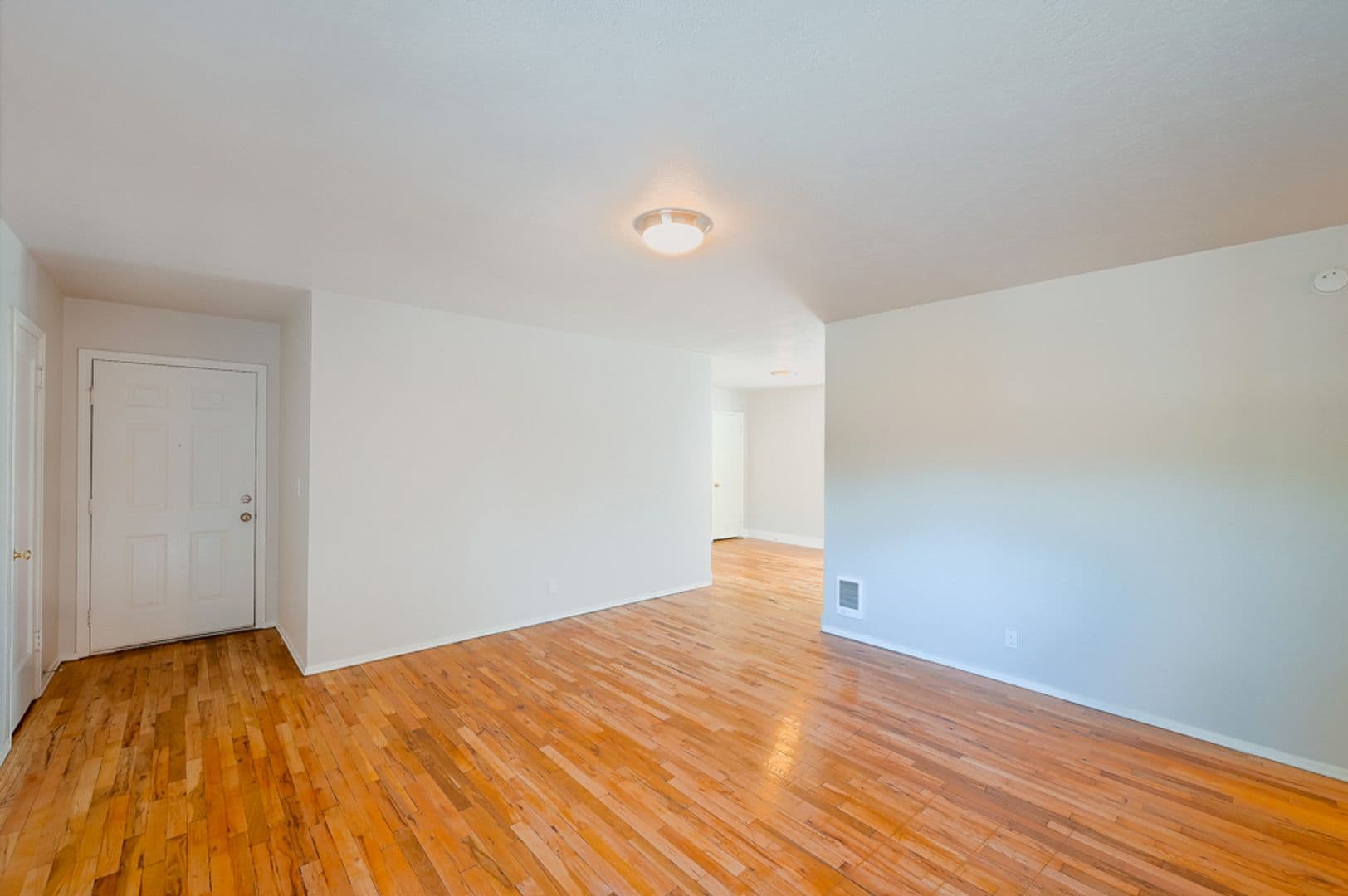 Portland Apartment: 1610 NE 66th Ave