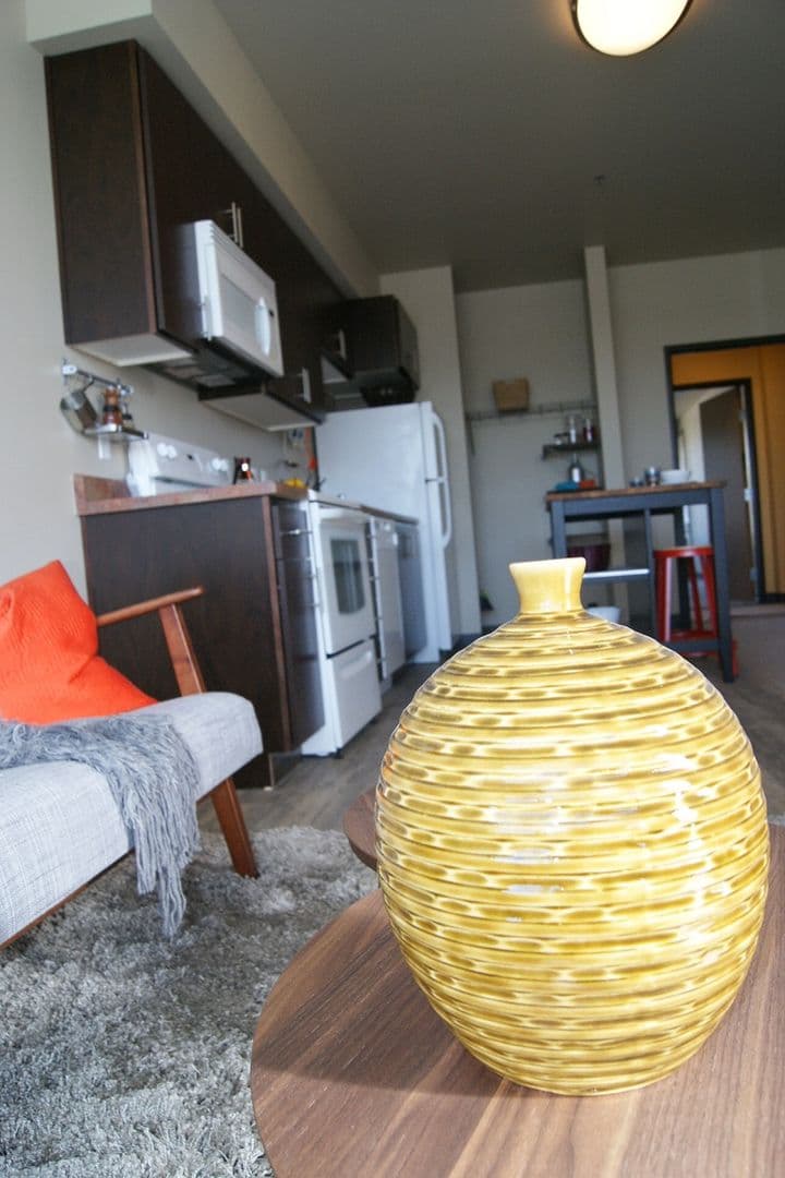 Portland Apartment: 9700 NE Everett Court