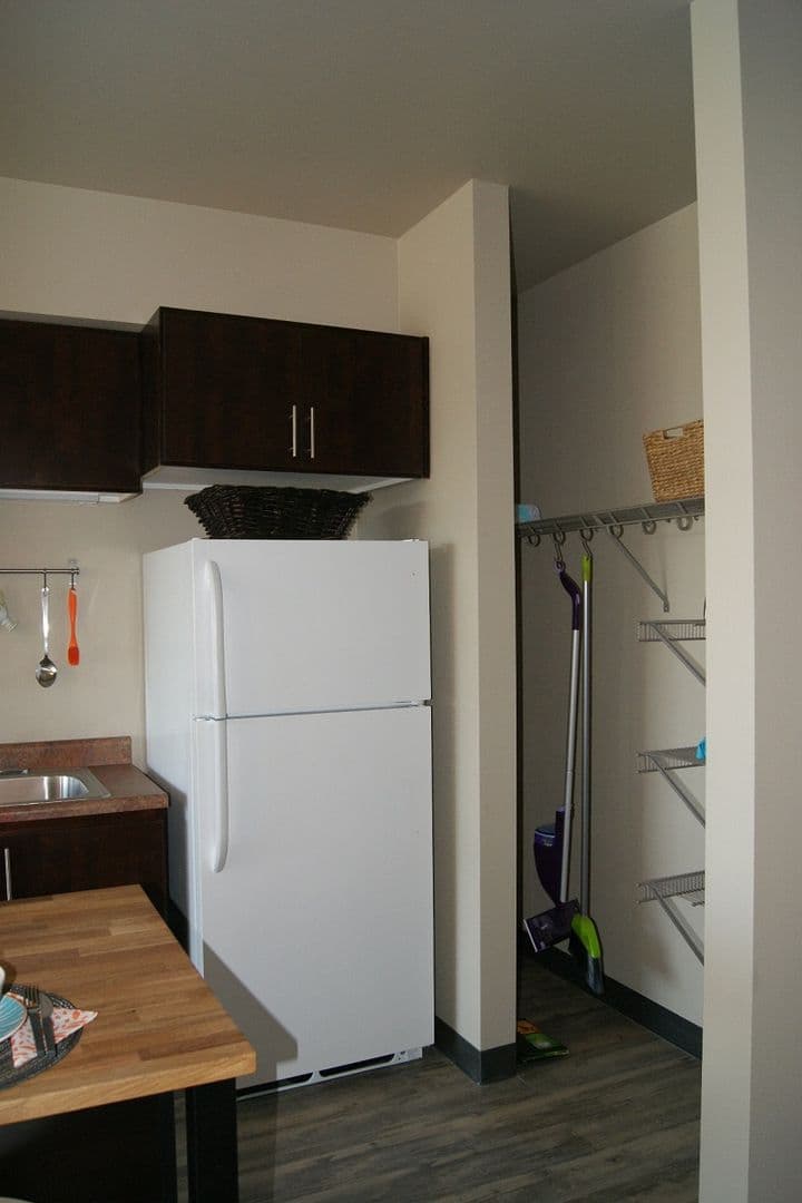 Portland Apartment: 9700 NE Everett Court