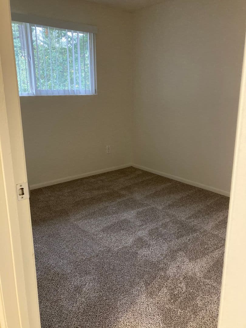 Tigard Apartment: 11521 SW 98th Ave