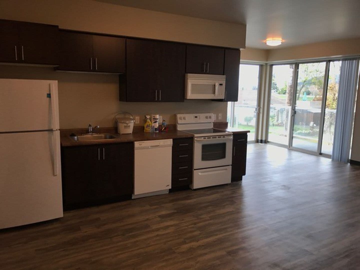 Portland Apartment: 9700 NE Everett Court