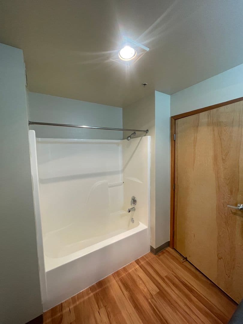 Portland Apartment: 1040 NW 10th Ave