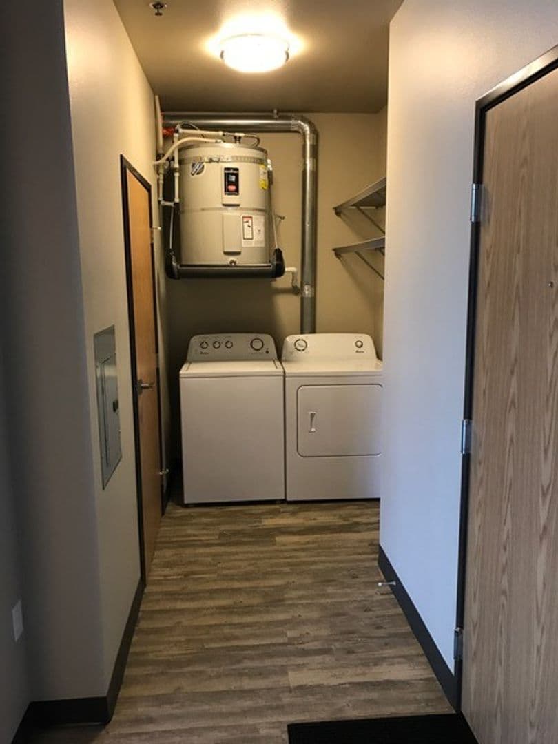 Portland Apartment: 9700 NE Everett Court