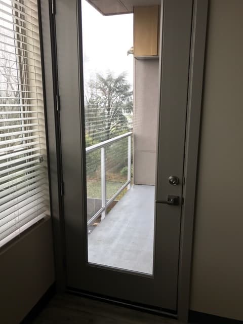 Portland Apartment: 9700 NE Everett Court