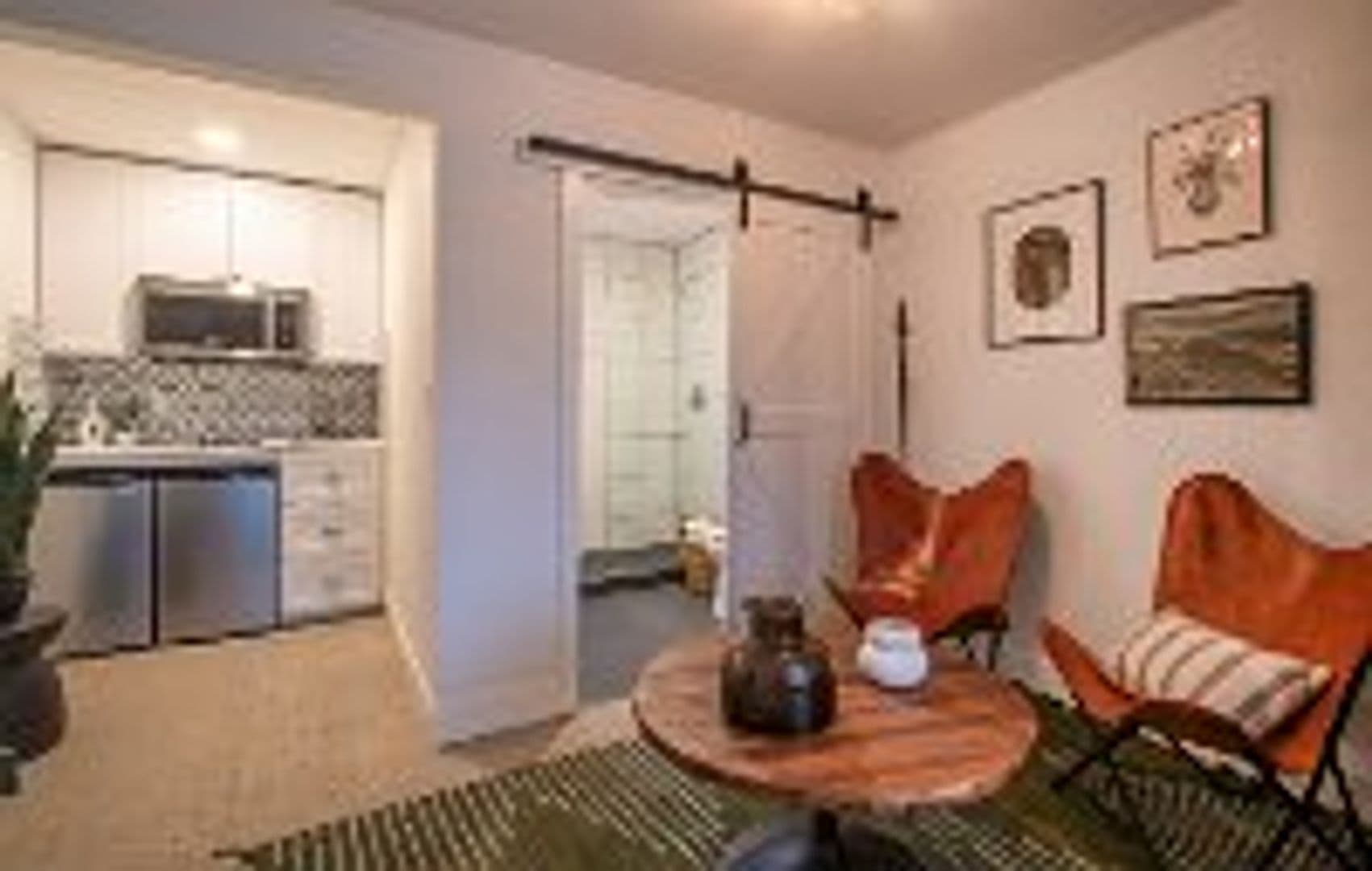 Medford Apartment: 518 N Riverside Ave