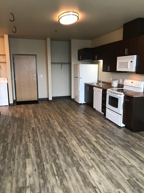 Portland Apartment: 9700 NE Everett Court