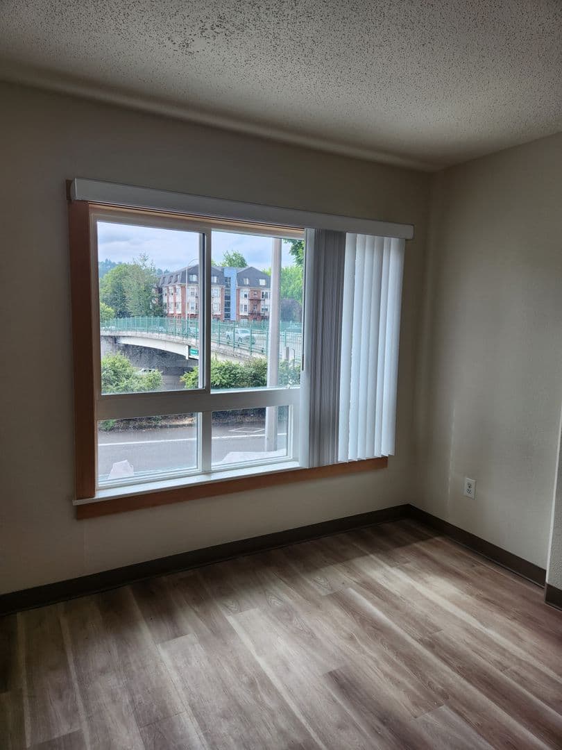 Portland Apartment: 1240 SW Columbia St