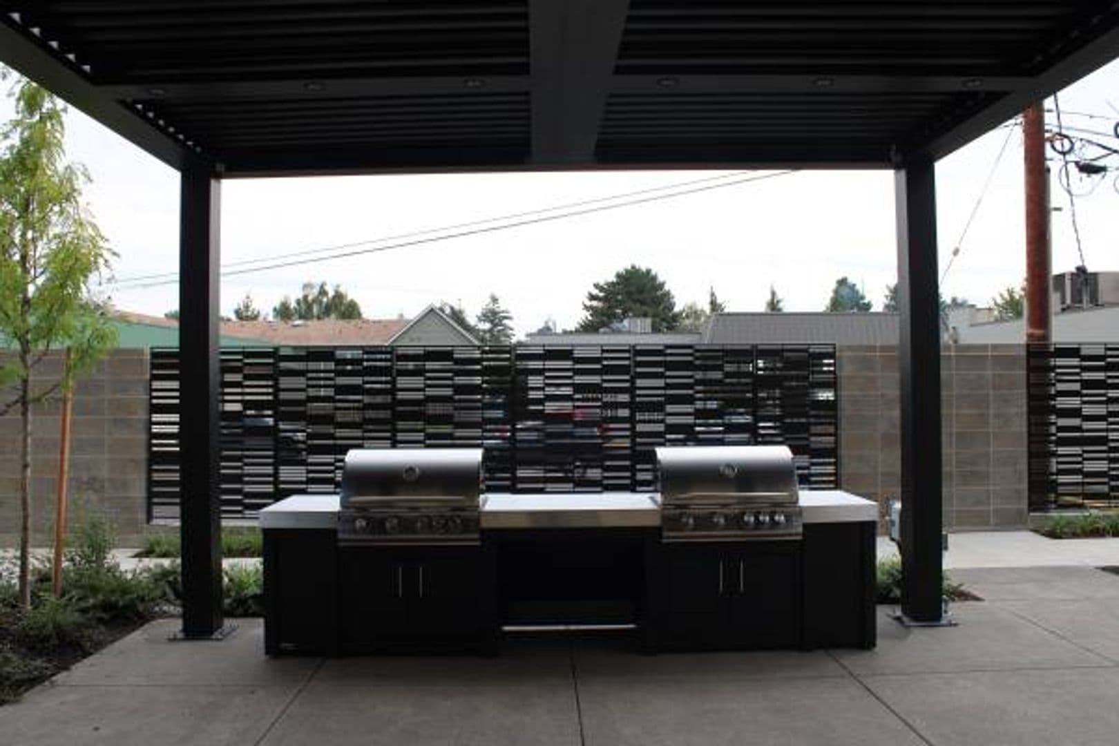 Portland Apartment: 5560 NE 42nd ave