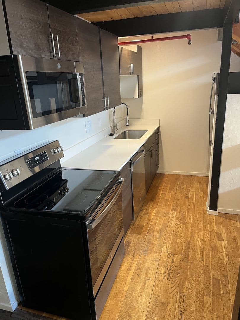 Portland Apartment: 625 NW Everett Street