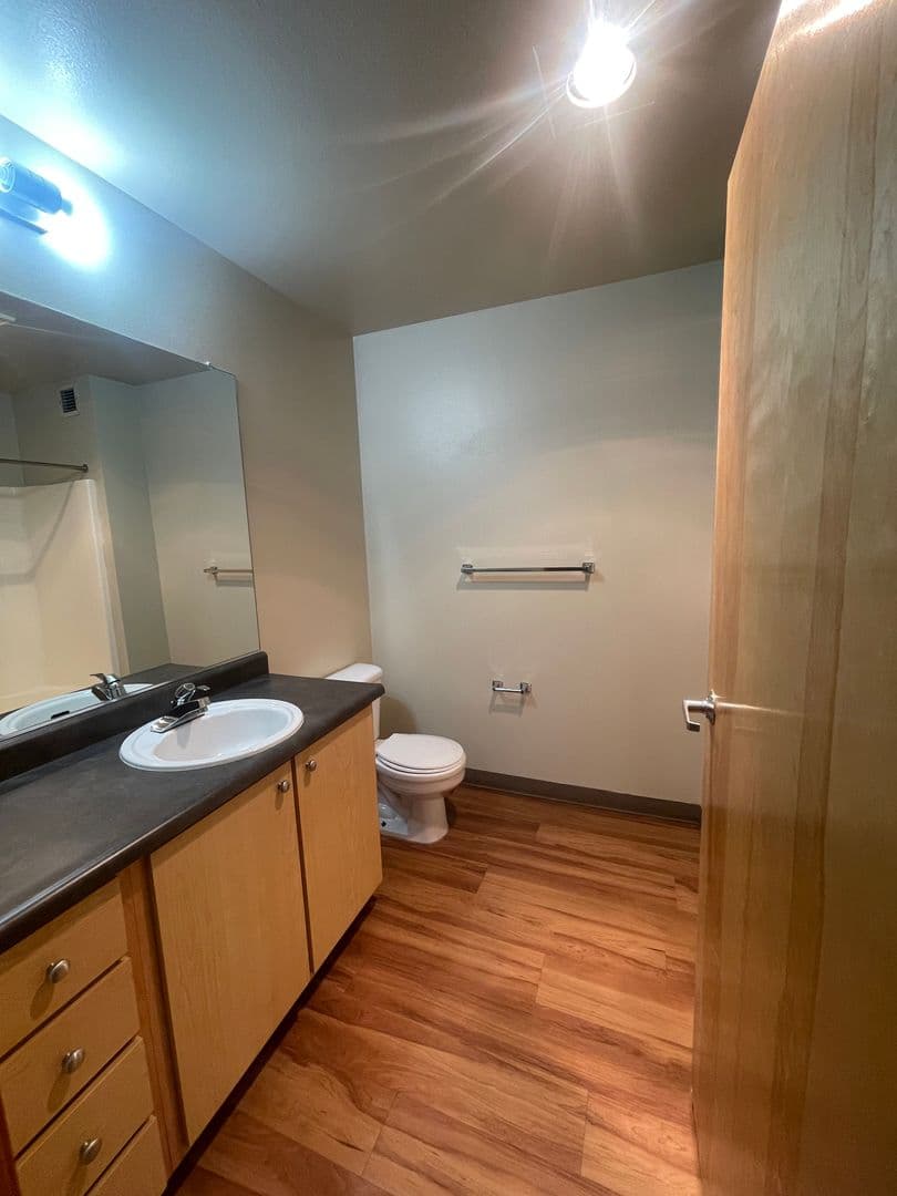 Portland Apartment: 1040 NW 10th Ave