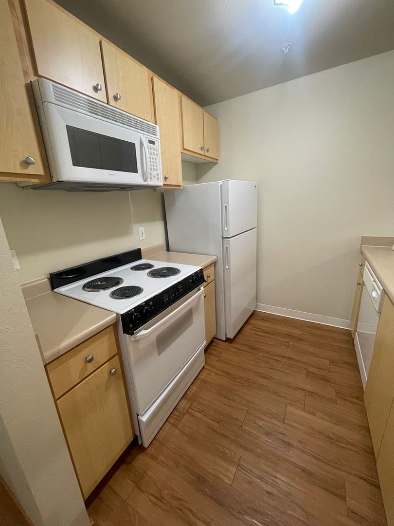 Portland Apartment: 1040 NW 10th Ave