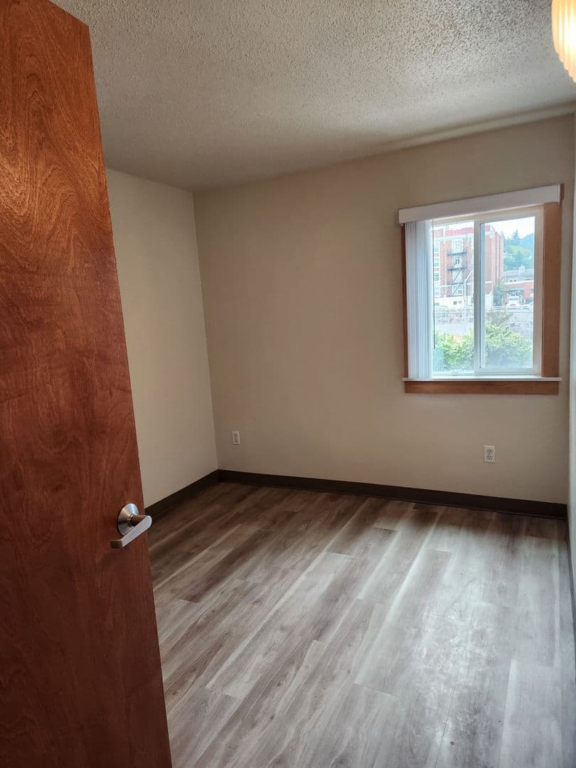 Portland Apartment: 1240 SW Columbia St