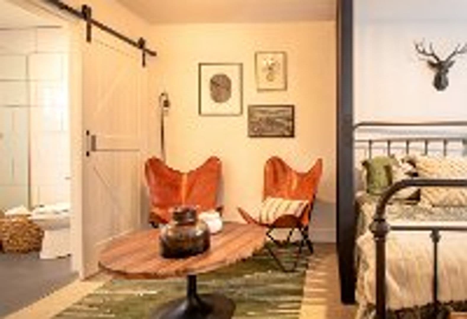 Medford Apartment: 518 N Riverside Ave
