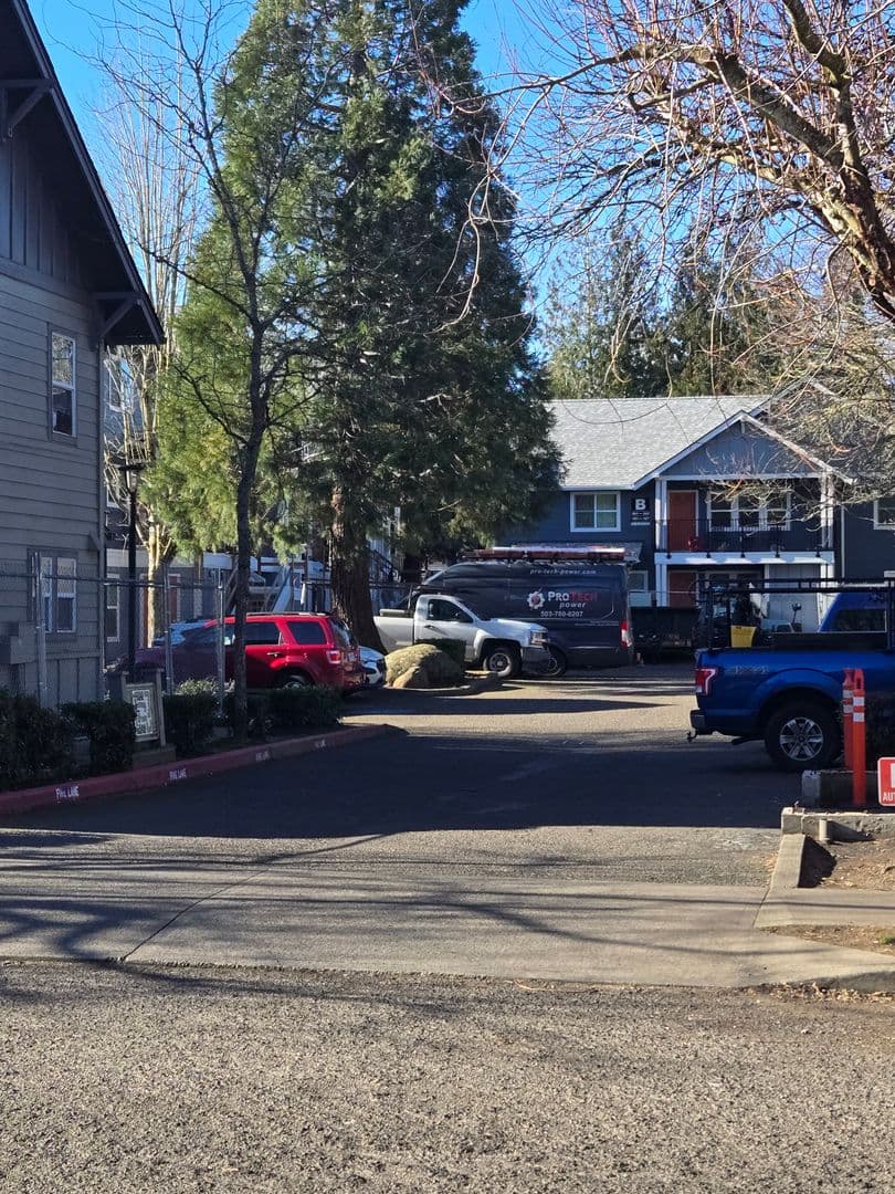 Portland Apartment: 247 SE 160th Ave