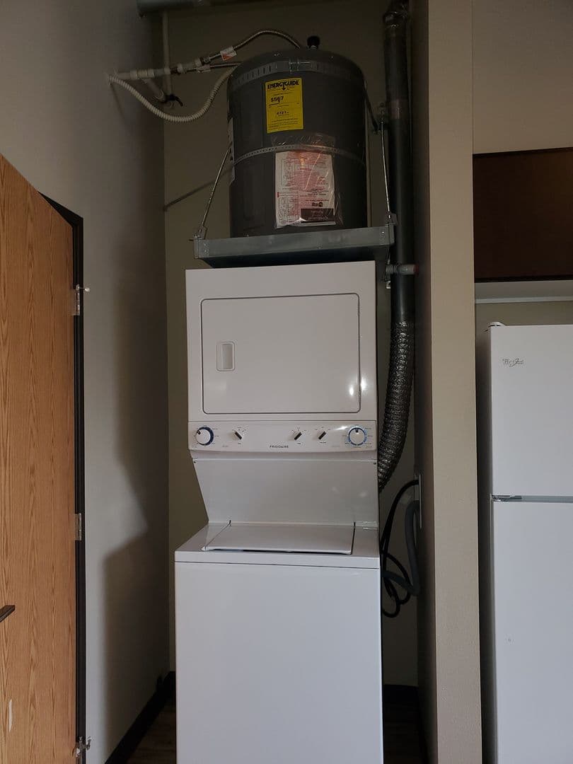 Portland Apartment: 9700 NE Everett Court