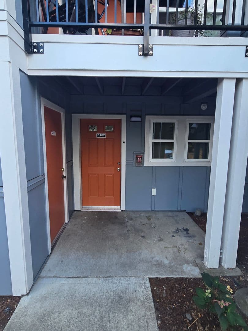 Portland Apartment: 247 SE 160th Ave
