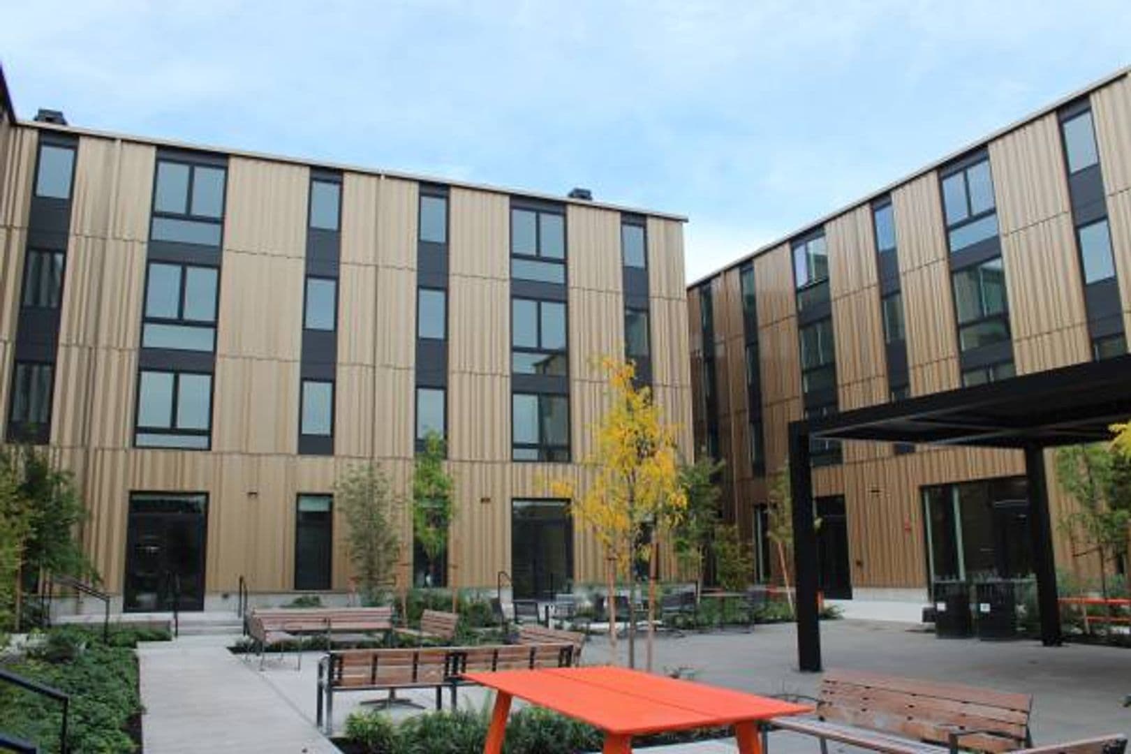 Portland Apartment: 5560 NE 42nd ave