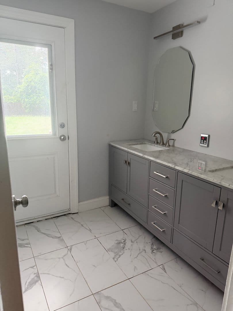 Tallahassee House: 105 Glenview Drive