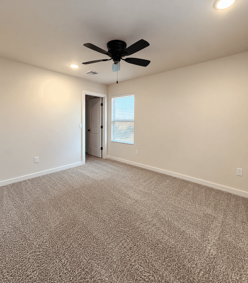 Edmond House: 618 W 2nd St #100