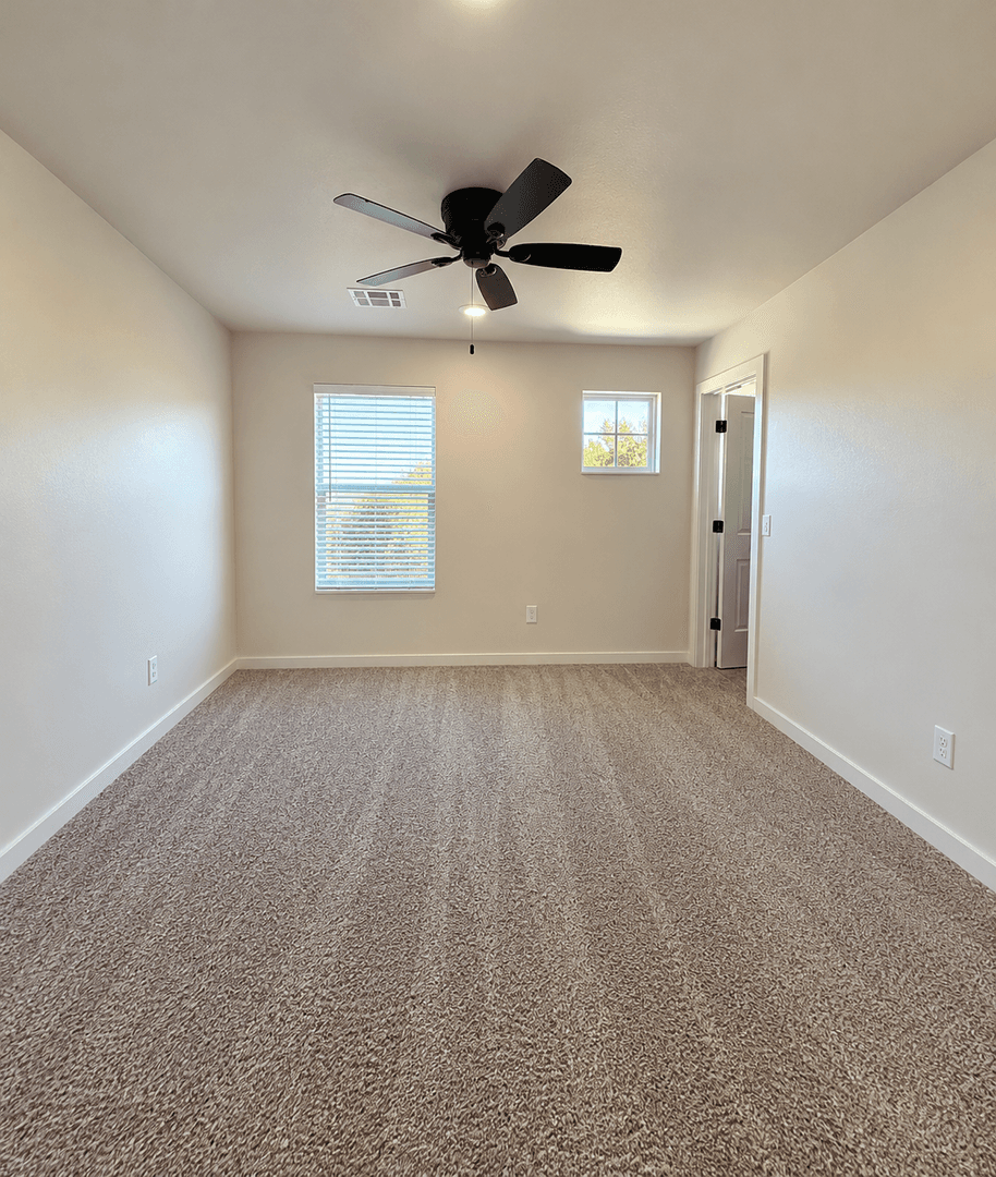 Edmond House: 618 W 2nd St #100