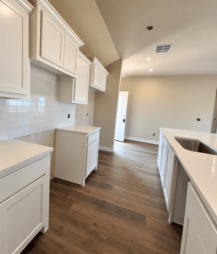 Guthrie House: 1627 Highland Loop