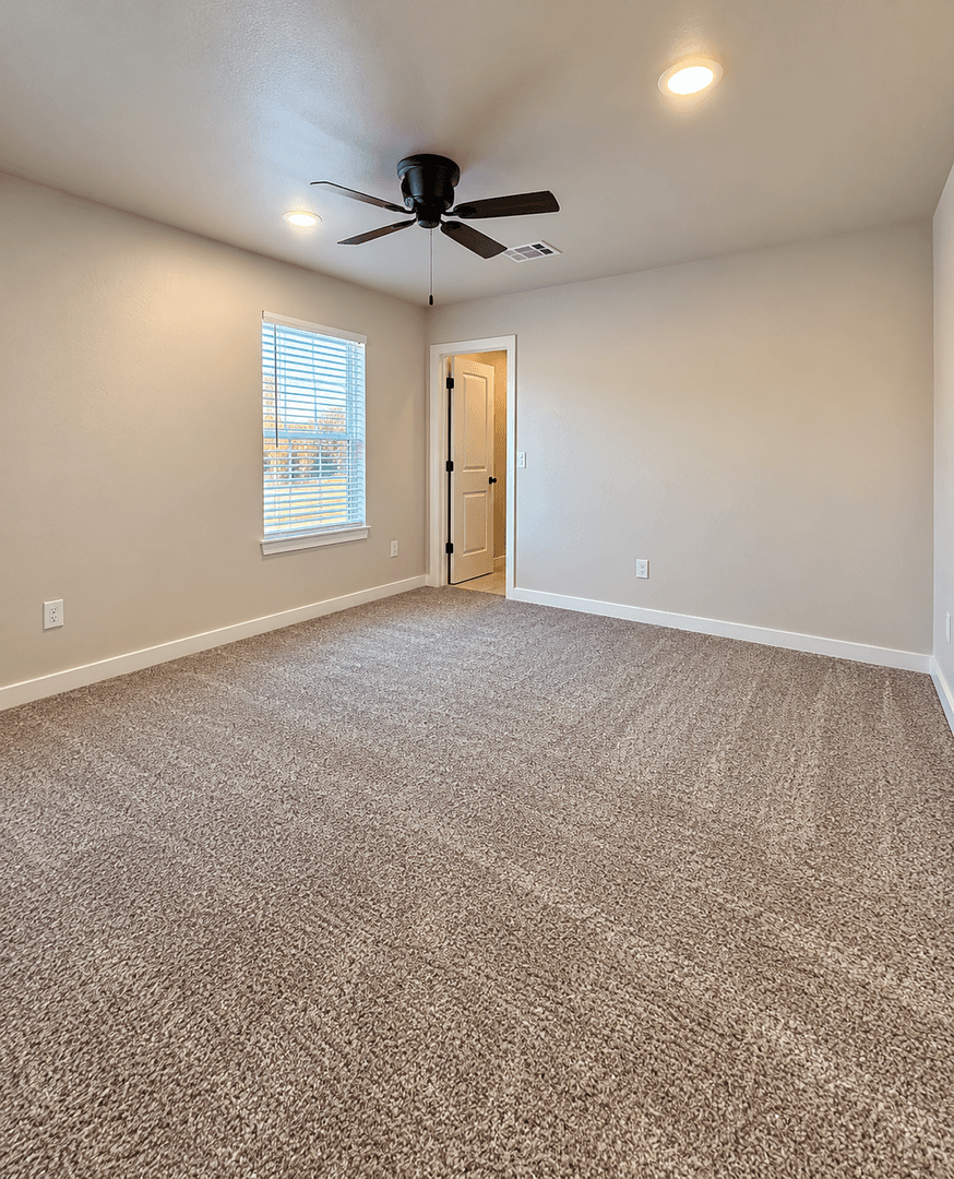 Edmond House: 616 W 2nd St #100